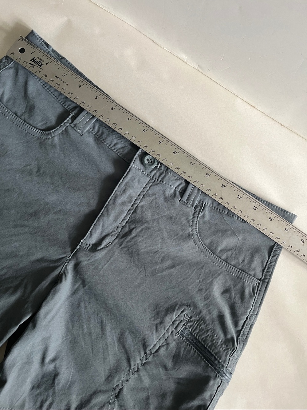 Eddie Bauer Women’s Grey Shorts size 12 - Picture 5 of 14